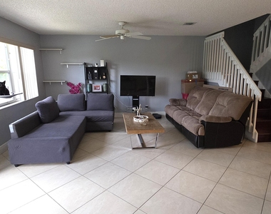 3751 Nw 91st Lane - Photo Thumbnail 7