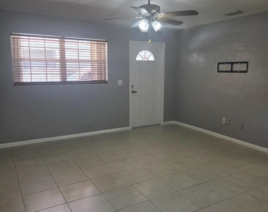 932 Green Street - Photo Thumbnail 3
