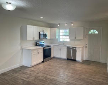6110 Francis Street - Photo Thumbnail 6