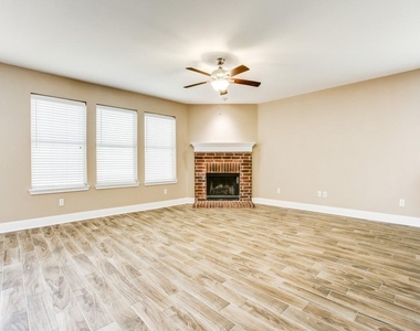 2117 Arthur Street - Photo Thumbnail 5
