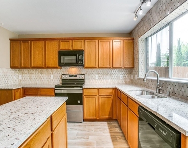 2117 Arthur Street - Photo Thumbnail 8