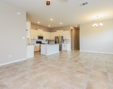 105 Gentle Circle Way - Photo Thumbnail 2