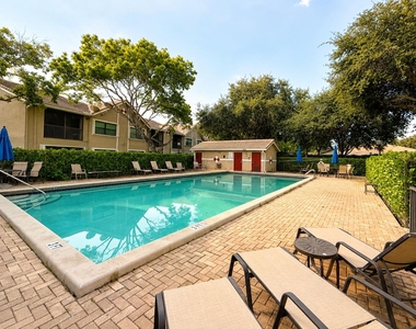 9641 Riverside Drive - Photo Thumbnail 23