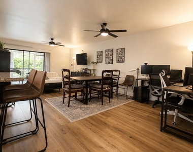 9641 Riverside Drive - Photo Thumbnail 12