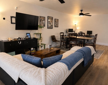 9641 Riverside Drive - Photo Thumbnail 10
