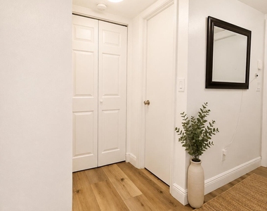 9641 Riverside Drive - Photo Thumbnail 17