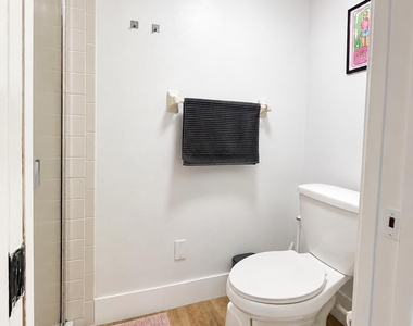 9641 Riverside Drive - Photo Thumbnail 8