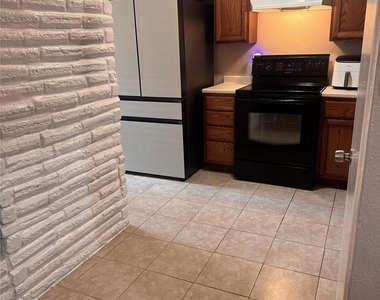 7348 Walling Lane - Photo Thumbnail 4