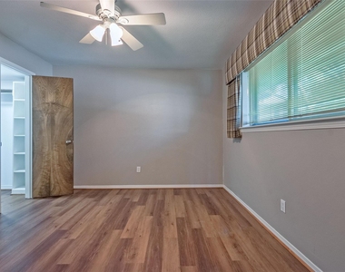 6341 Rincon Way - Photo Thumbnail 21