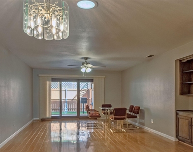 6341 Rincon Way - Photo Thumbnail 12