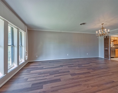 6341 Rincon Way - Photo Thumbnail 4