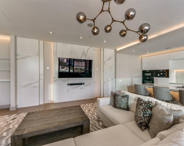 2408 Victory Park Lane - Photo Thumbnail 4