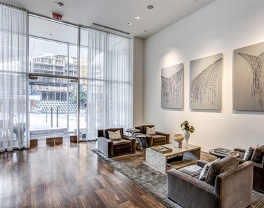 2408 Victory Park Lane - Photo Thumbnail 27