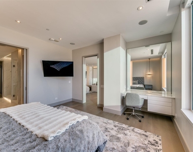 2408 Victory Park Lane - Photo Thumbnail 13