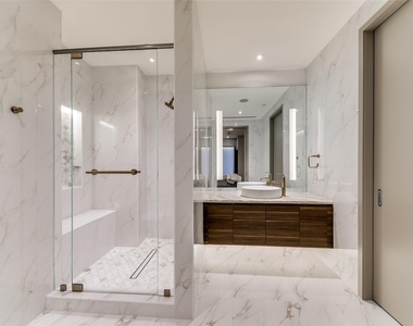 2408 Victory Park Lane - Photo Thumbnail 21