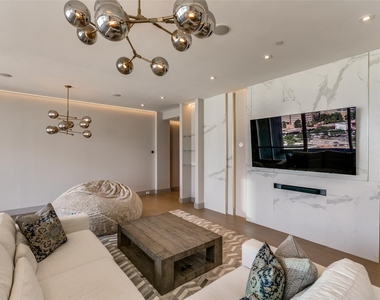 2408 Victory Park Lane - Photo Thumbnail 3