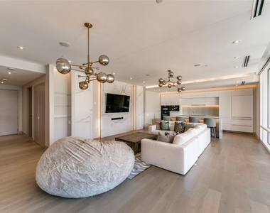 2408 Victory Park Lane - Photo Thumbnail 2