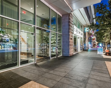 2408 Victory Park Lane - Photo Thumbnail 29