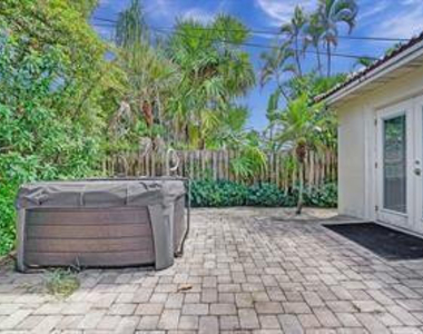 500 Ne 25th Street - Photo Thumbnail 6