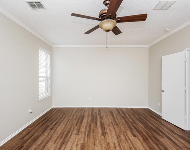 4713 Palm Ridge Drive - Photo Thumbnail 10