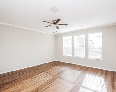 4713 Palm Ridge Drive - Photo Thumbnail 3