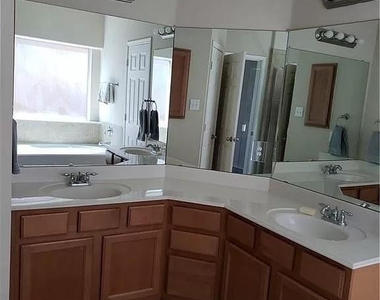 12739 Cardinal Creek Drive - Photo Thumbnail 11