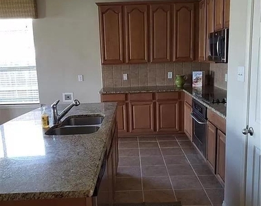 12739 Cardinal Creek Drive - Photo Thumbnail 8