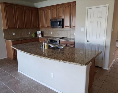 12739 Cardinal Creek Drive - Photo Thumbnail 6