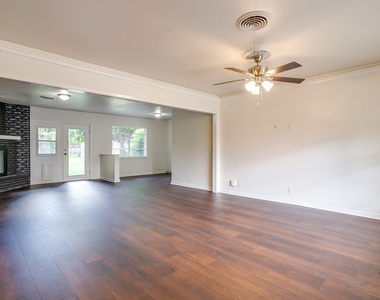 128 Se Robert Street - Photo Thumbnail 4