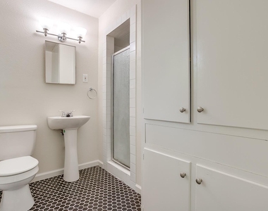 128 Se Robert Street - Photo Thumbnail 20