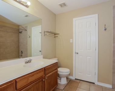 3966 Oceanside Drive - Photo Thumbnail 13