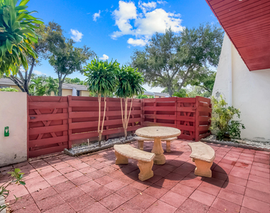 3015 Oaktree Lane - Photo Thumbnail 18