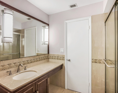3015 Oaktree Lane - Photo Thumbnail 14