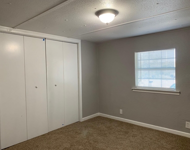 120 Overland Court - Photo Thumbnail 6