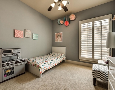 2501 Lady Viviane Lane - Photo Thumbnail 16