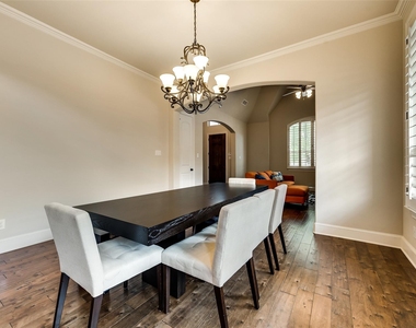 2501 Lady Viviane Lane - Photo Thumbnail 8