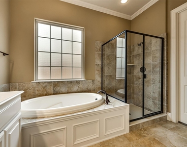 2501 Lady Viviane Lane - Photo Thumbnail 21
