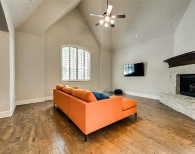 2501 Lady Viviane Lane - Photo Thumbnail 12
