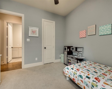 2501 Lady Viviane Lane - Photo Thumbnail 17