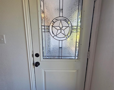 912 W Main Street - Photo Thumbnail 10
