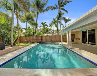 5404 Ne 22nd Avenue - Photo Thumbnail 1