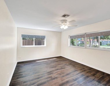 5404 Ne 22nd Avenue - Photo Thumbnail 13