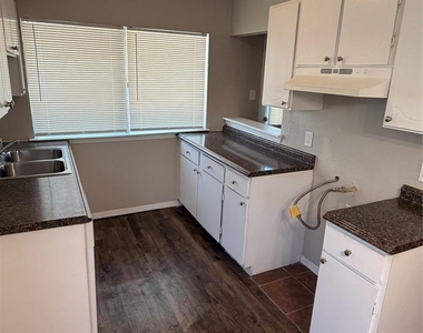 6616 Brookshire Trail - Photo Thumbnail 6