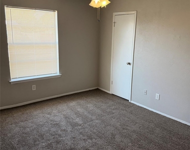 6616 Brookshire Trail - Photo Thumbnail 12