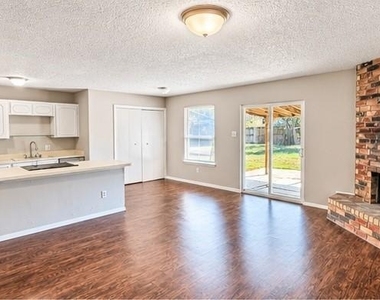 600 Stell Avenue - Photo Thumbnail 1