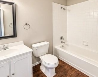 600 Stell Avenue - Photo Thumbnail 8