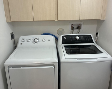 2440 Sw Danbury Lane - Photo Thumbnail 3