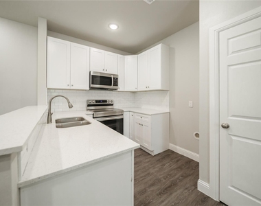 1014 Ford Street - Photo Thumbnail 6