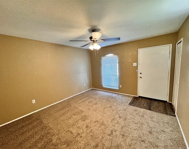 116 Cambridge Drive - Photo Thumbnail 2