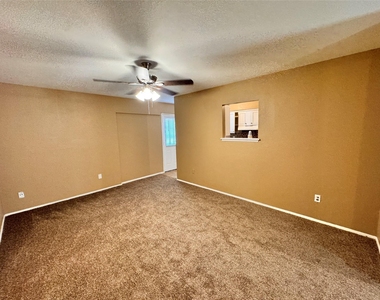 116 Cambridge Drive - Photo Thumbnail 10